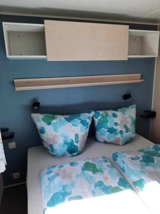 Chalets Mercure Am Wallersee Zum Vermieten Helming Exteriör bild